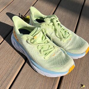 Hoka Clifton 8 size 8.5